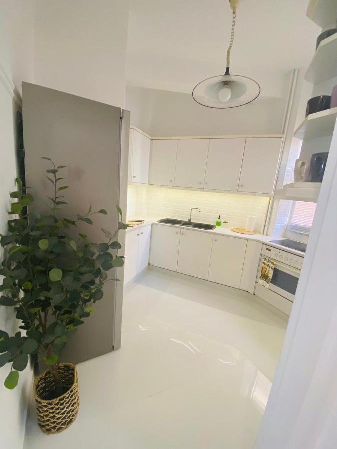 2 Bd In Koukaki 8' Away From Acropolis *