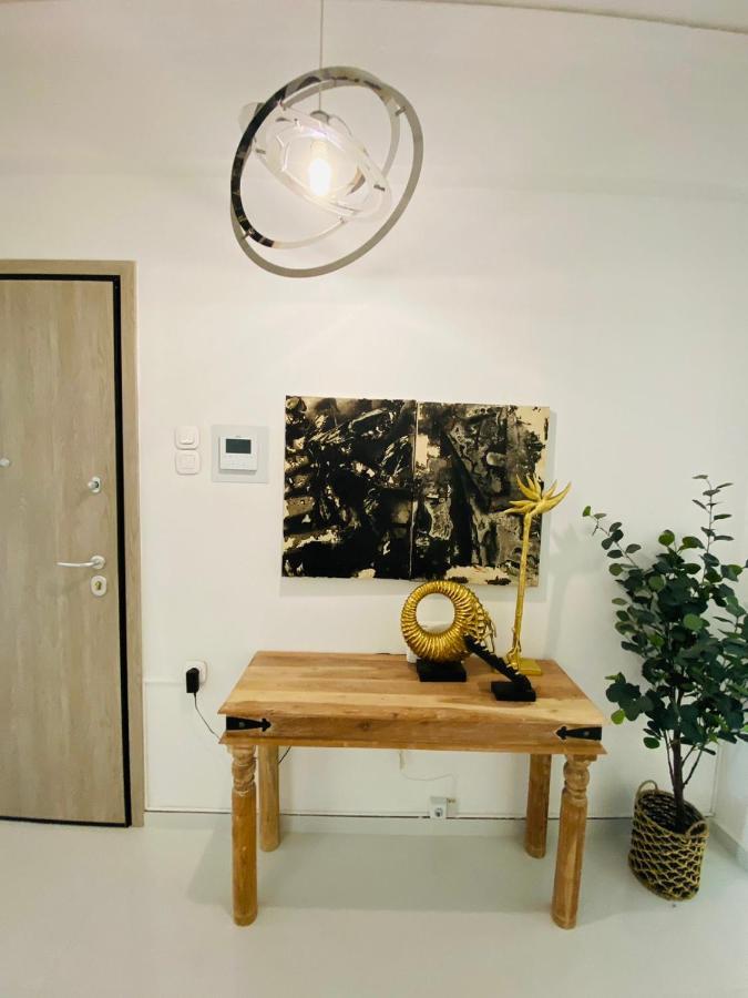 2 Bd In Koukaki 8' Away From Acropolis