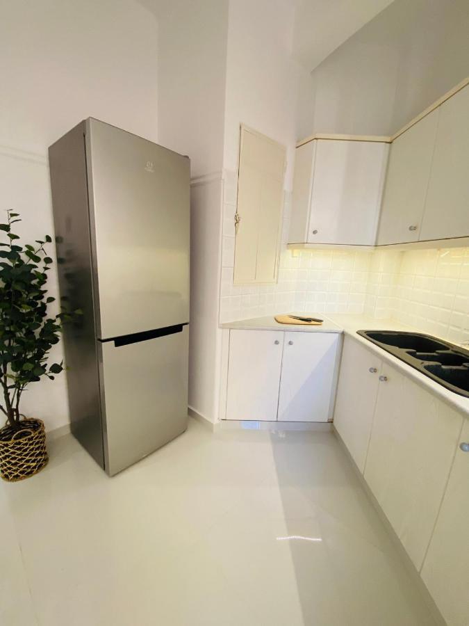 2 Bd In Koukaki 8' Away From Acropolis Apartment *